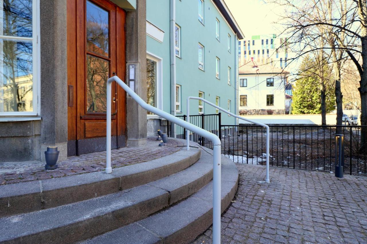 Forenom Serviced Apartments Helsinki Toeoeloe Exterior foto
